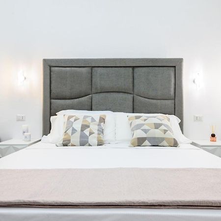 Giordano Suite Center Наполи Екстериор снимка