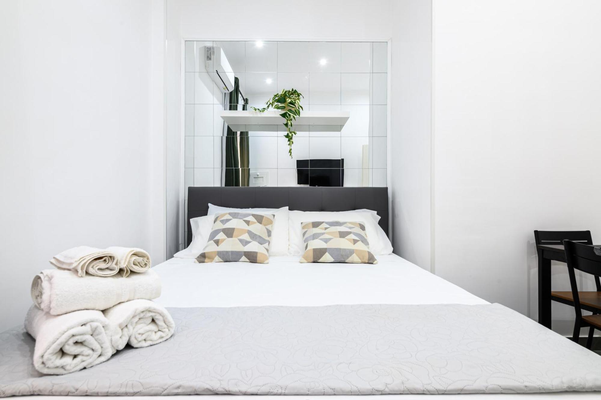 Giordano Suite Center Наполи Екстериор снимка