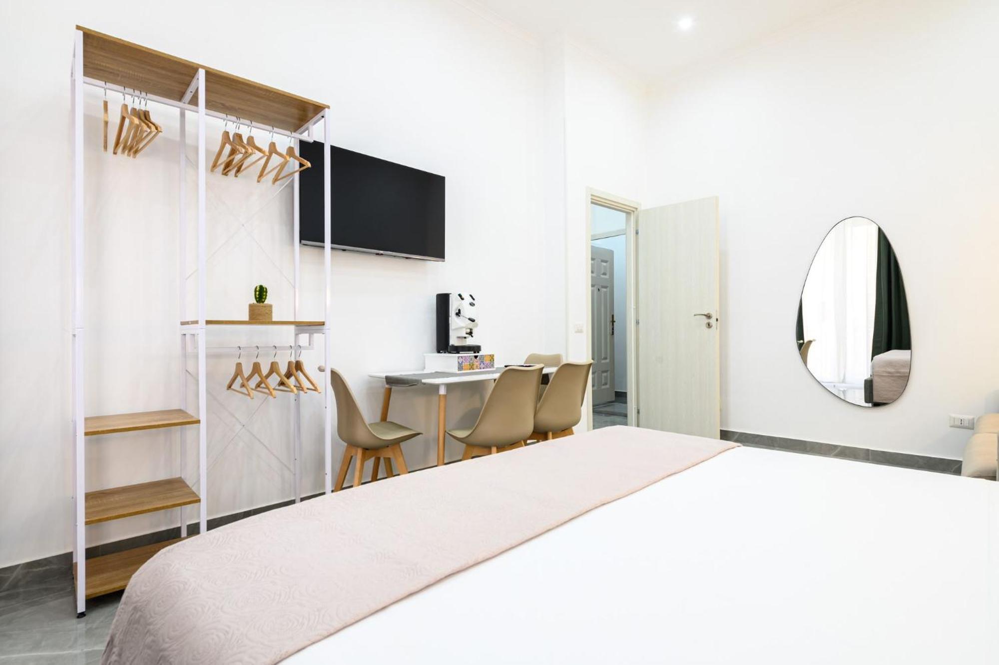 Giordano Suite Center Наполи Екстериор снимка