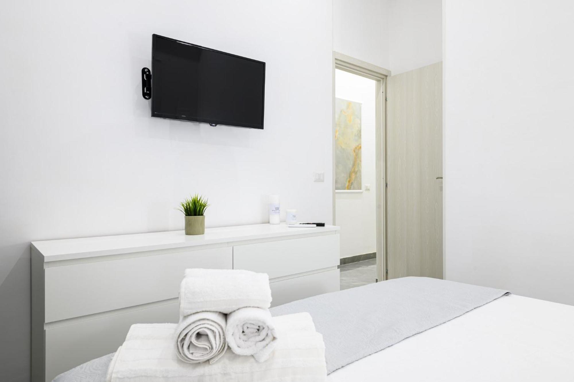 Giordano Suite Center Наполи Екстериор снимка
