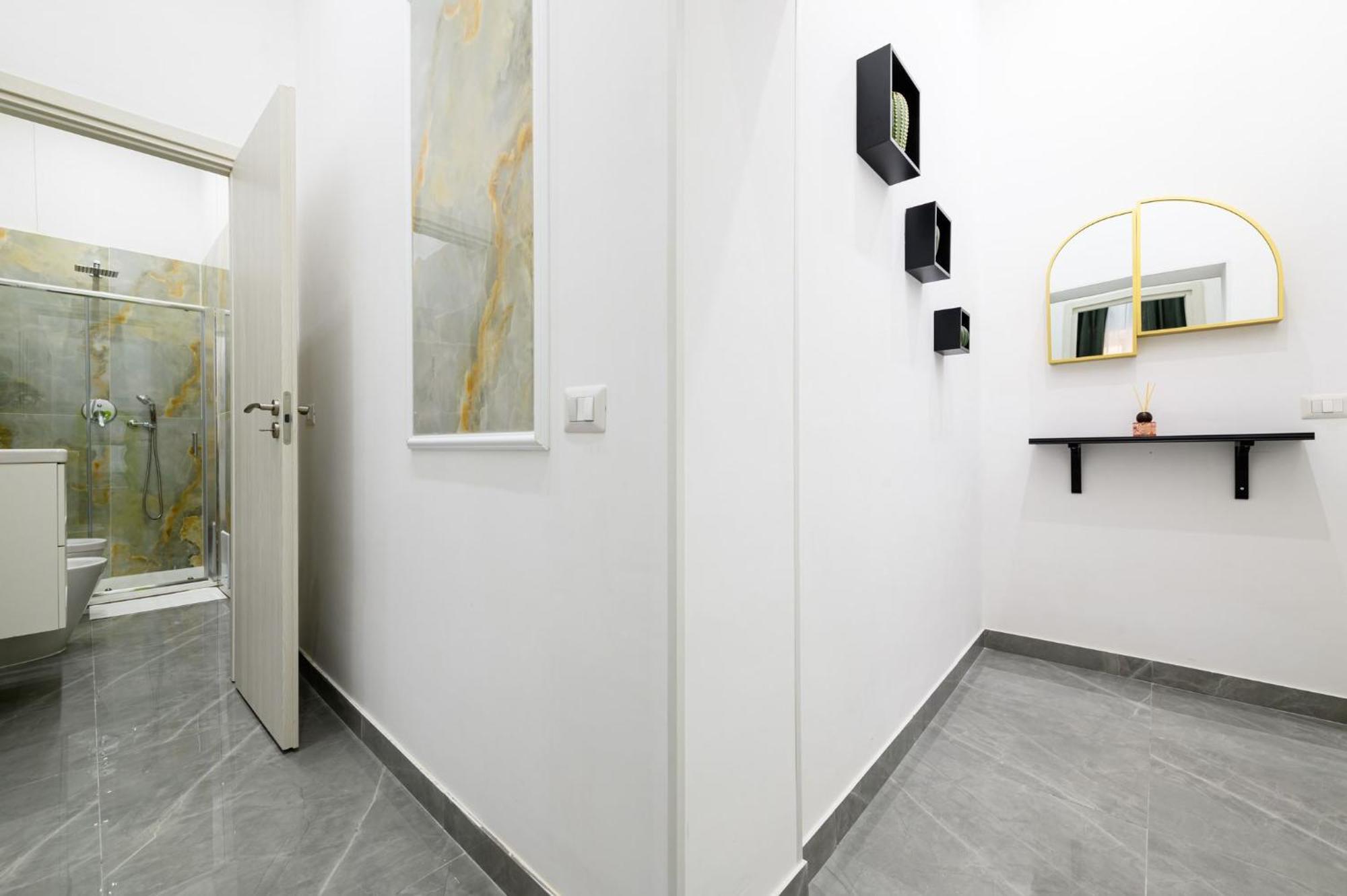Giordano Suite Center Наполи Екстериор снимка