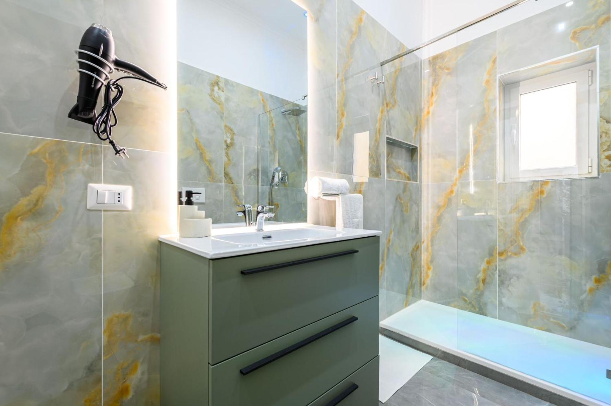 Giordano Suite Center Наполи Екстериор снимка