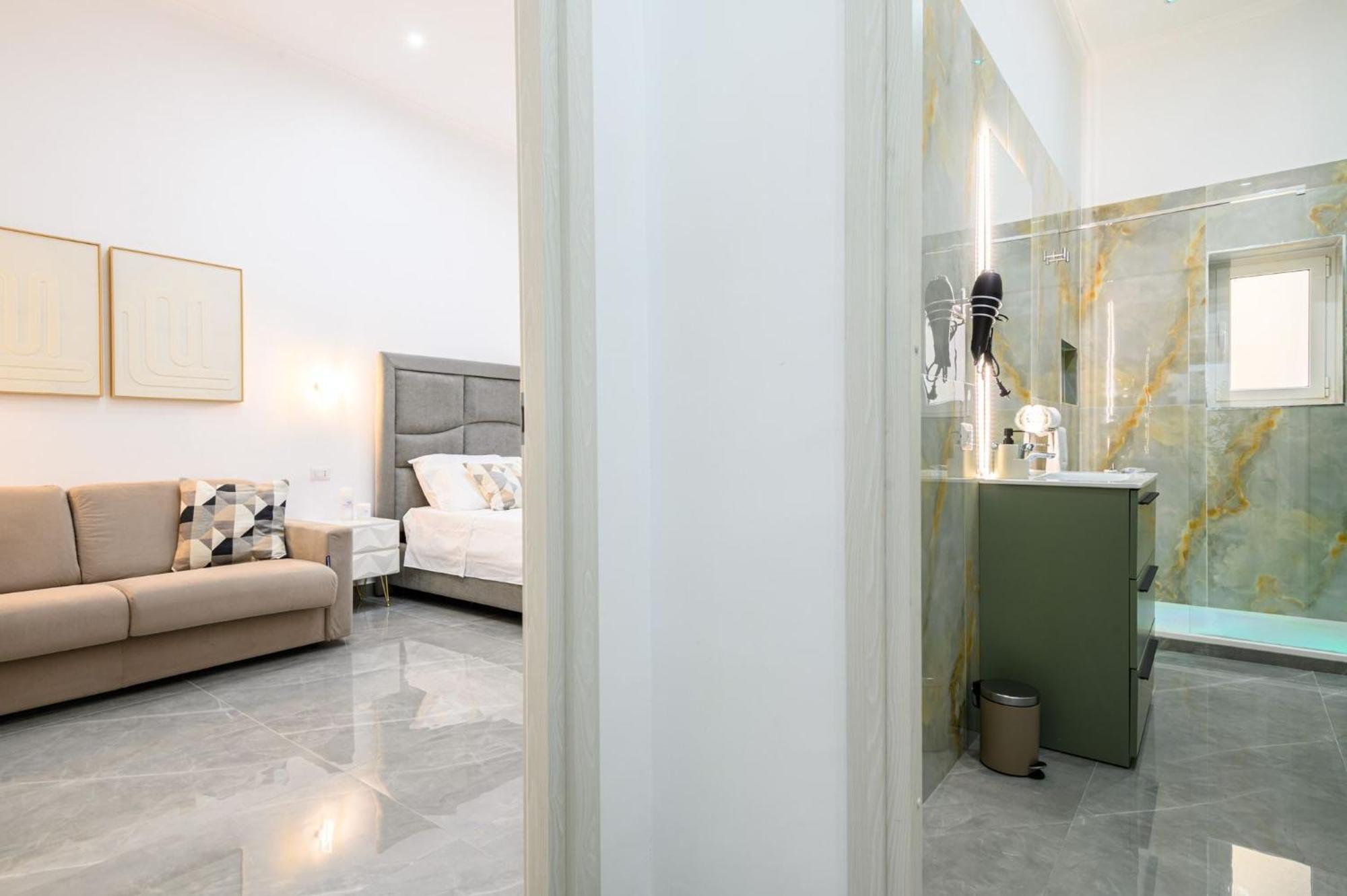 Giordano Suite Center Наполи Екстериор снимка