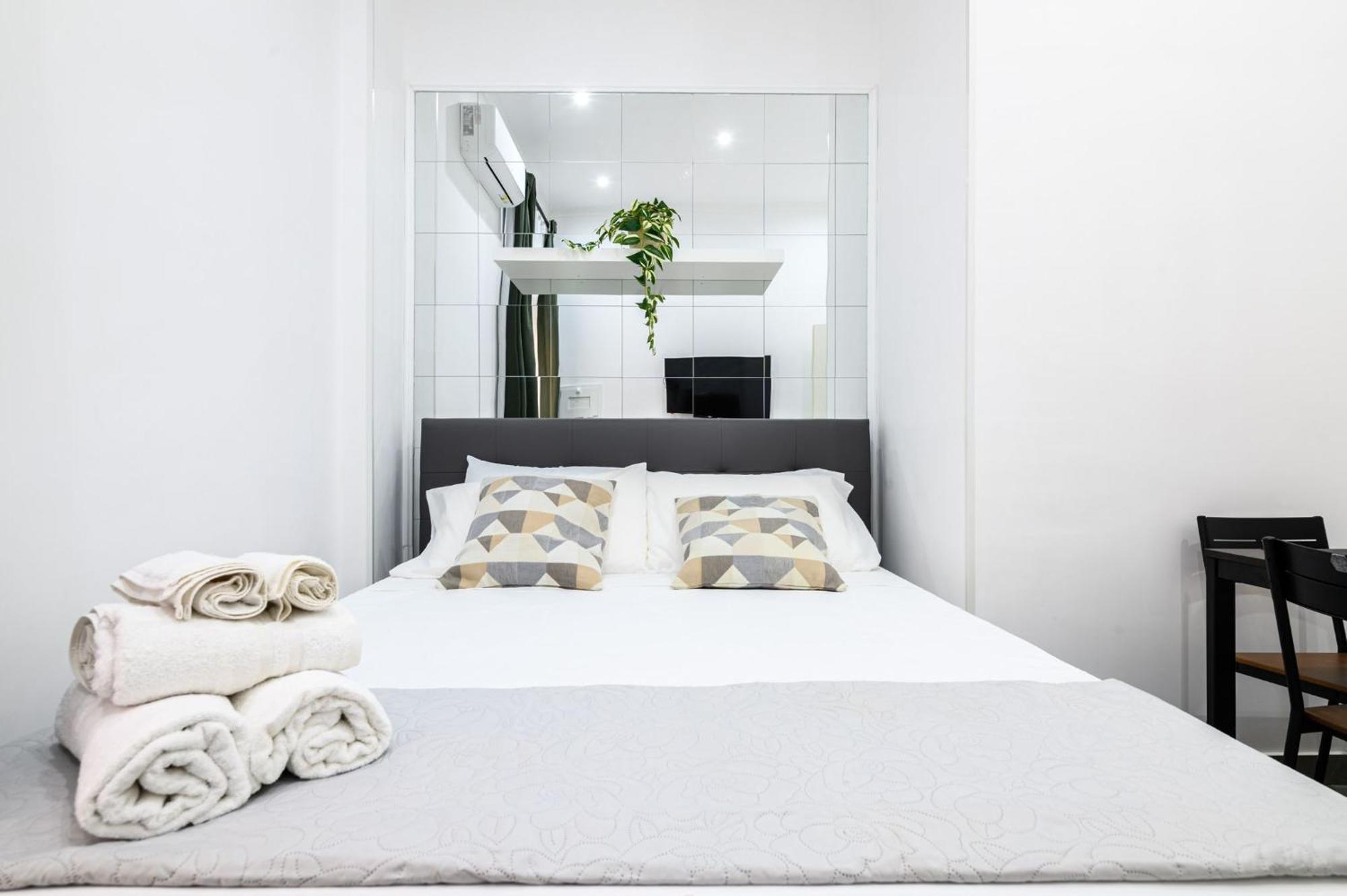 Giordano Suite Center Наполи Екстериор снимка