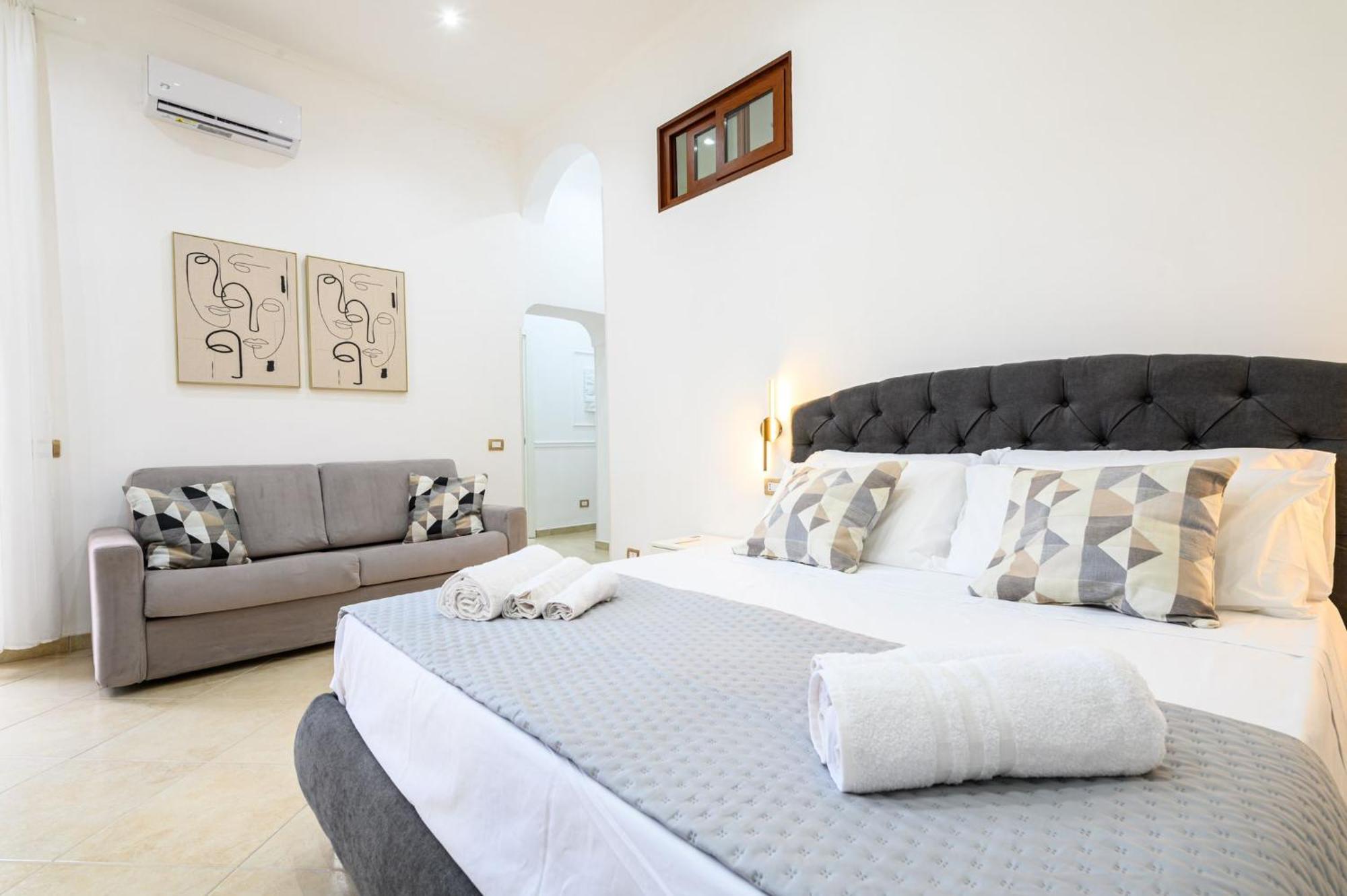 Giordano Suite Center Наполи Екстериор снимка